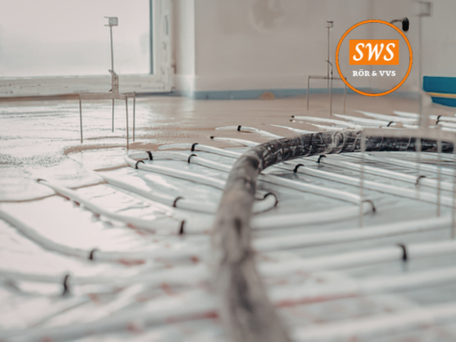 Golvvärme har blivit en allt mer populär uppvärmningslösning i svenska hem. Många husägare i norra Sverige funderar därför på om systemet verkligen fungerar effektivt i ett kallt klimat. En vanlig fråga som ställs är: är golvvärme ett bra alternativ för uppvärmning i ett hus i Umeå?