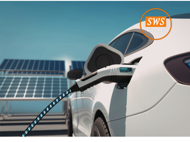 Allt fler husägare i Sverige vill minska sin energiförbrukning och samtidigt skapa ett mer effektivt och hållbart hem. En vanlig fråga är därför: kan man kombinera värmepump, solpaneler och laddbox i ett helhetssystem?